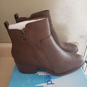 Cityclassified ankle boots